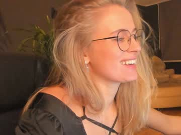 girl linellali image #2980186