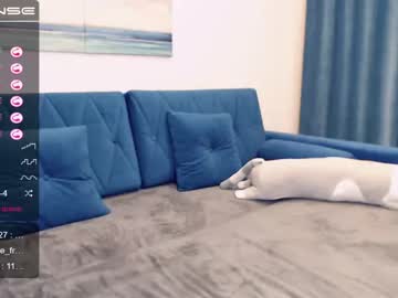 girl small_blondee image #677156