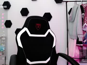 girl small_blondee image #4301236