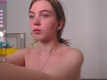 girl small_blondee image #3056290