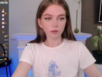 girl small_blondee image #2886087