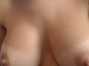 girl eat_mee_out image #2884252