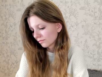 girl alainaestrada image #5476180