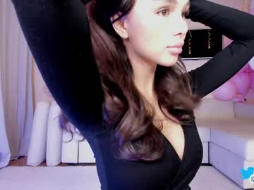girl hollyextra image #3674347