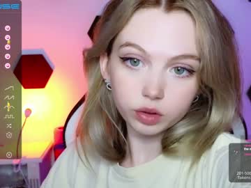 girl small_blondee image #4616874