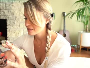 girl phoenix_taylor image #1436772
