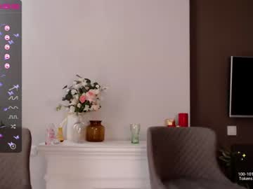 girl small_blondee image #1751045