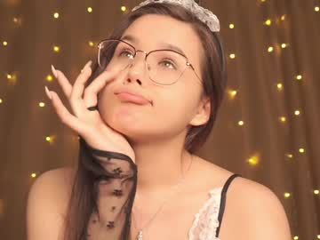 girl helenmoors image #4102620