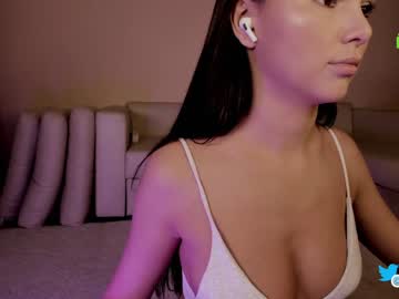 girl hollyextra image #6424244