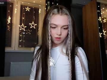 girl small_blondee image #5688744