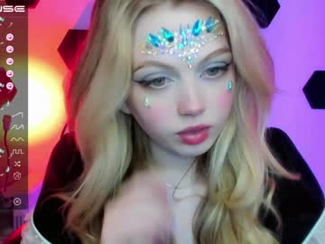 girl small_blondee image #3949077