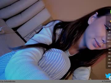 girl hollyextra image #5154561