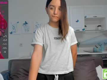 girl karalyons image #4916440