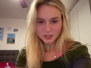 girl sarahsapling image #5442759