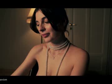 girl cinepassion image #1567015