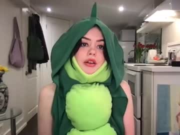 girl littlesugarpea image #4089770