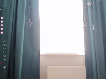 girl small_blondee image #5303487