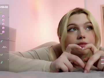 girl small_blondee image #4422628