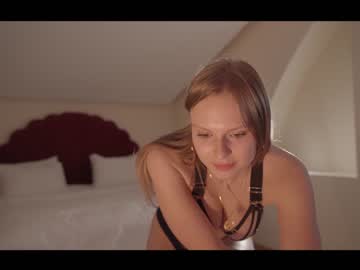 girl chillwithkira image #1580369