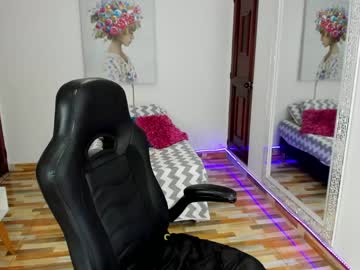 girl kickyfox77 image #2645087