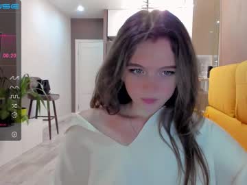 girl small_blondee image #2656322