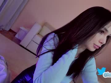 girl hollyextra image #3002042