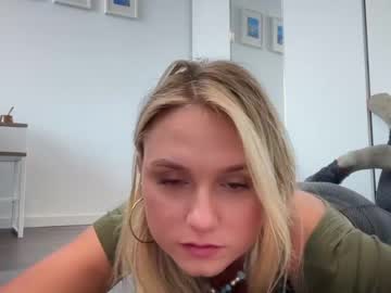 girl sarahsapling image #5397990