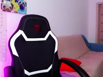 girl small_blondee image #3864454