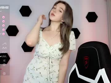 girl small_blondee image #4486193