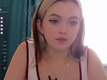girl small_blondee image #5267492