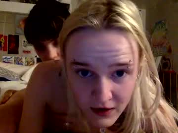 couple chloekissesss image #910030