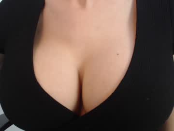 girl eat_mee_out image #2139597