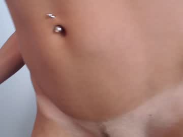 girl eat_mee_out image #3141525