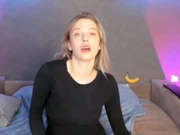 girl mmm_banana image #4246374