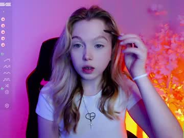 girl small_blondee image #4005759