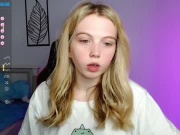 girl small_blondee image #3779346