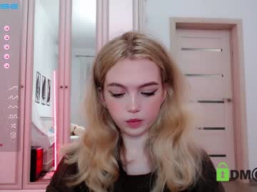 girl small_blondee image #3419485