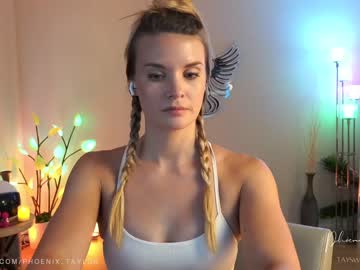 girl phoenix_taylor image #4905796