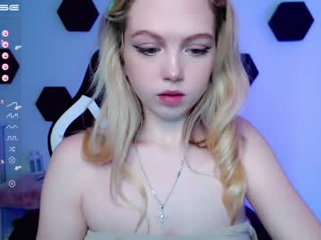 girl small_blondee image #3849707