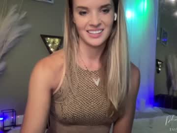 girl phoenix_taylor image #2257716