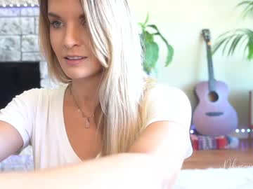 girl phoenix_taylor image #1954030
