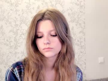 girl alainaestrada image #5483205