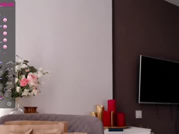 girl small_blondee image #1757355