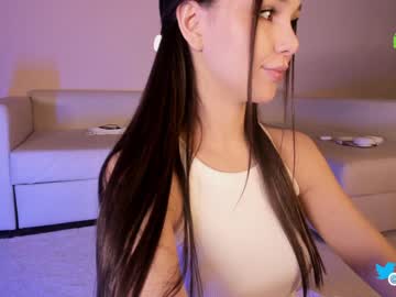 girl hollyextra image #5765607