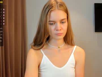 girl carolynsveronica image #5024516