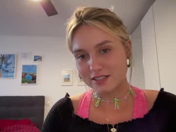 girl sarahsapling image #5442055