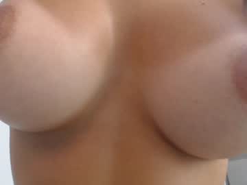 girl eat_mee_out image #2448520