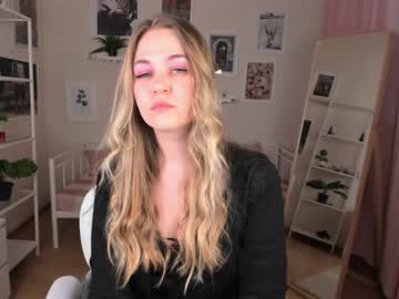 aurora_howard sex webcam