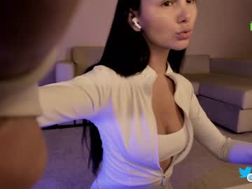 girl hollyextra image #6742813