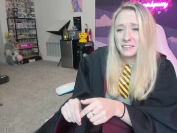 girl pr3ttyp1nkpussy image #2982585